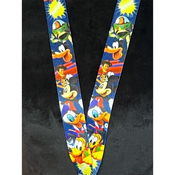 Disney Character Collage pin trading Lanyard Mickey Donald Buzz Lightyear Unisex - Picture 2 of 3